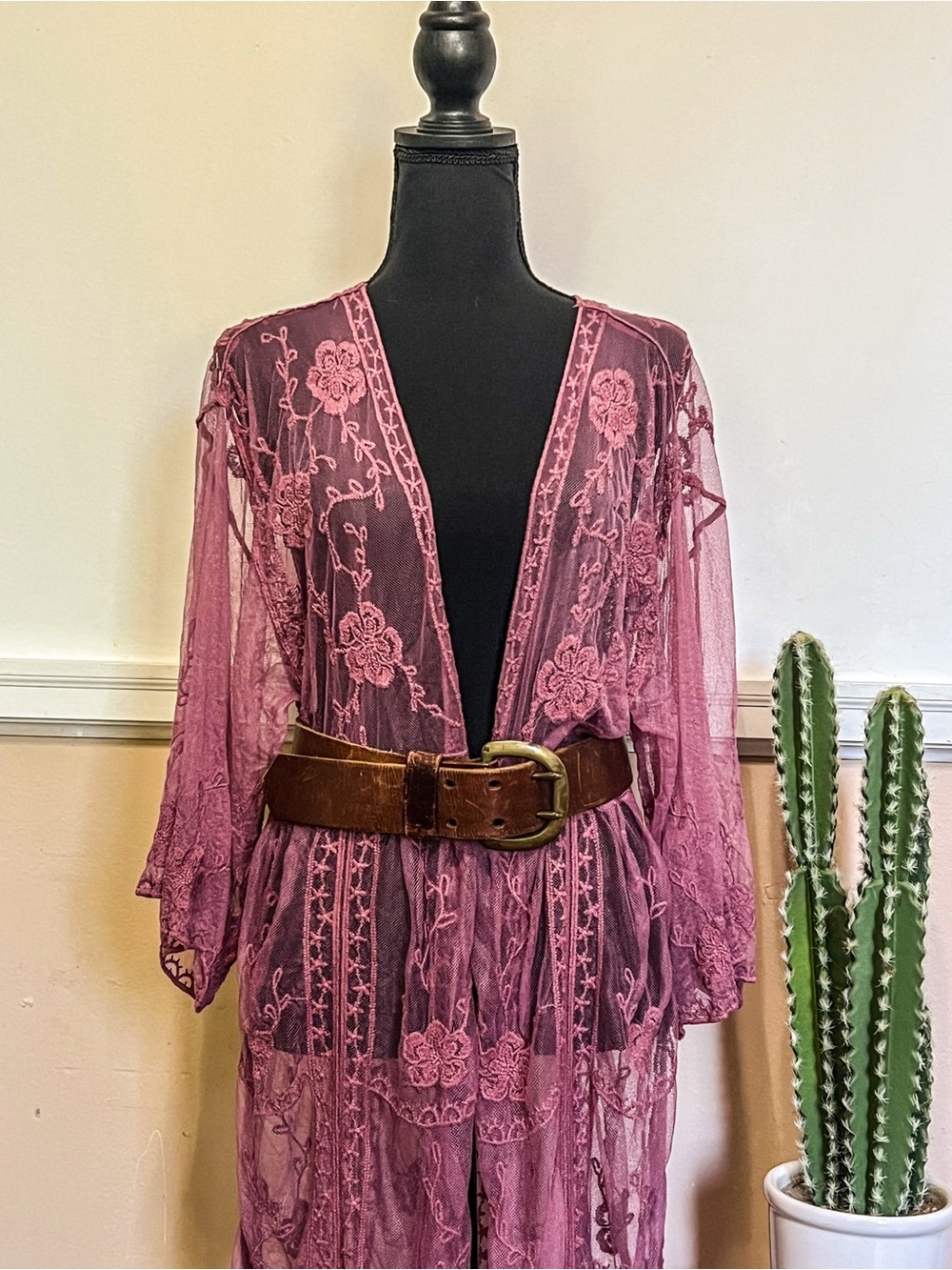 Lace Duster - Picture 2 of 5